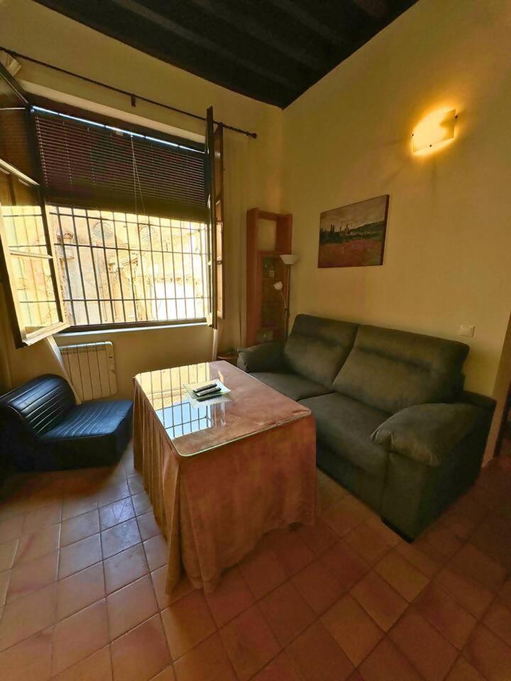 Home4u Castillejos Apartment